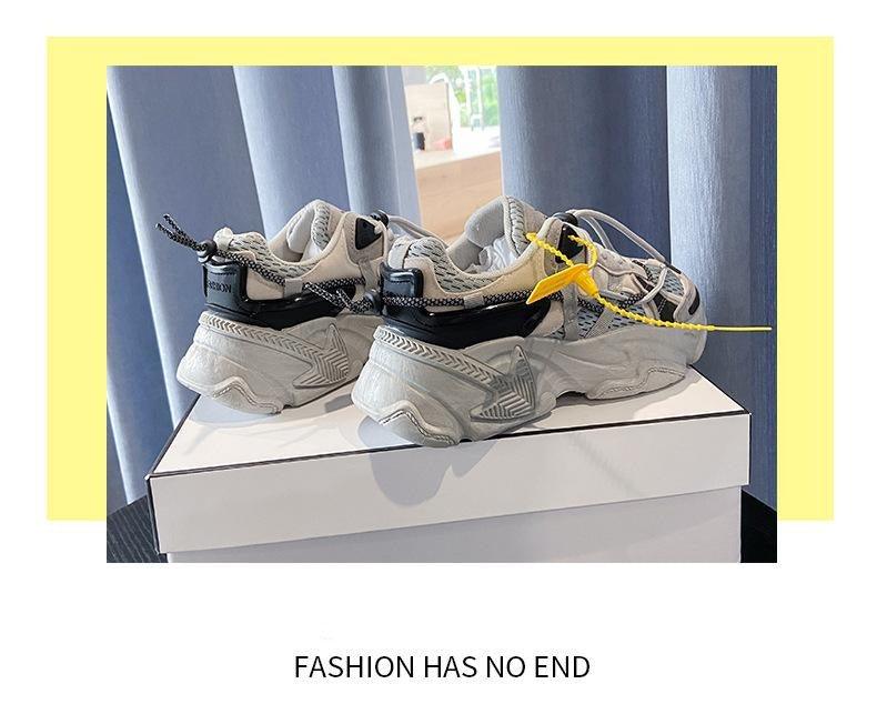 Women’s Lightweight Leather Sneakers