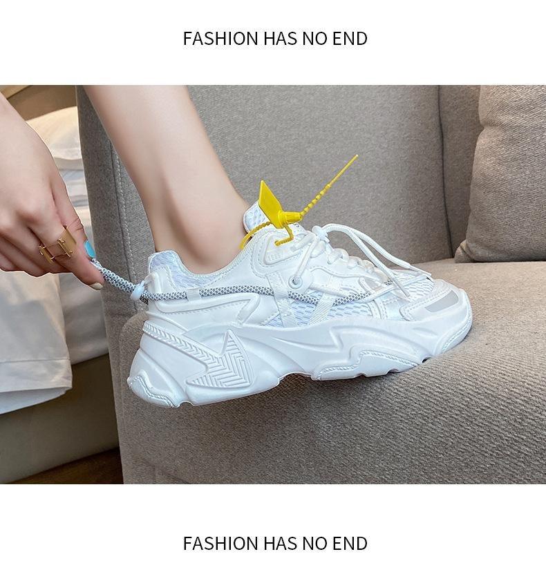 Women’s Lightweight Leather Sneakers